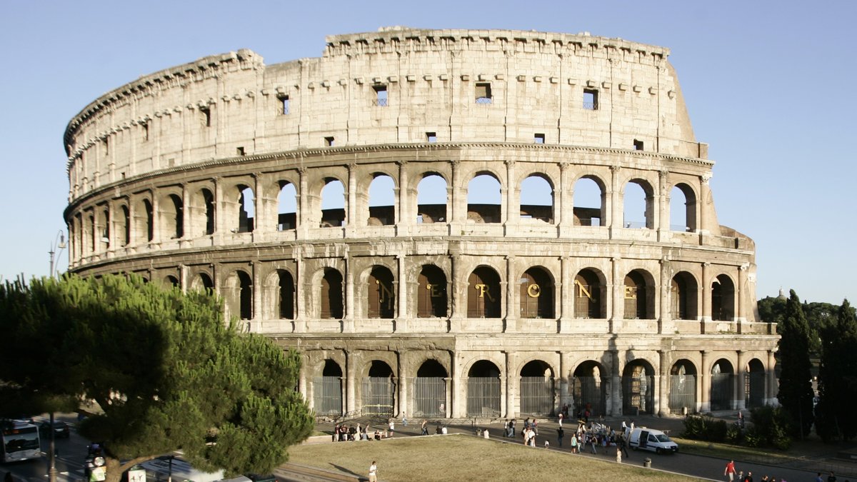 Colosseum i Rom kommer tvåa. 793 miljarder svenska kronor är värdet.