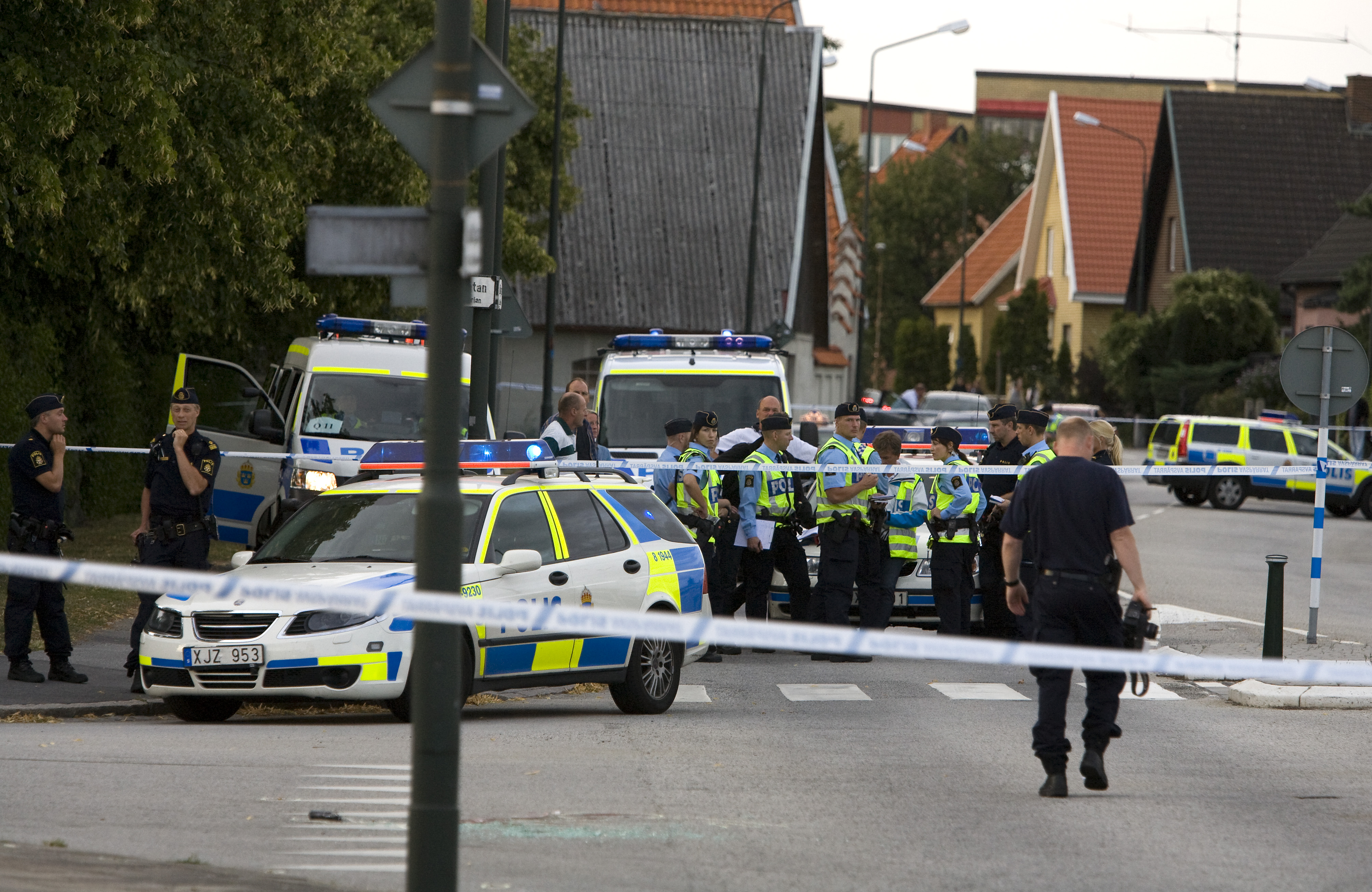 Malmöpolisen rustar för fullt krig mellan M-falangen och K-falangen.