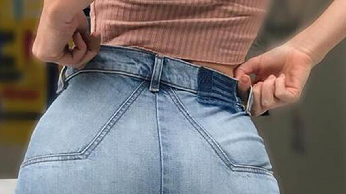 Kendall Jenner i jeans med en stor stjärna på.