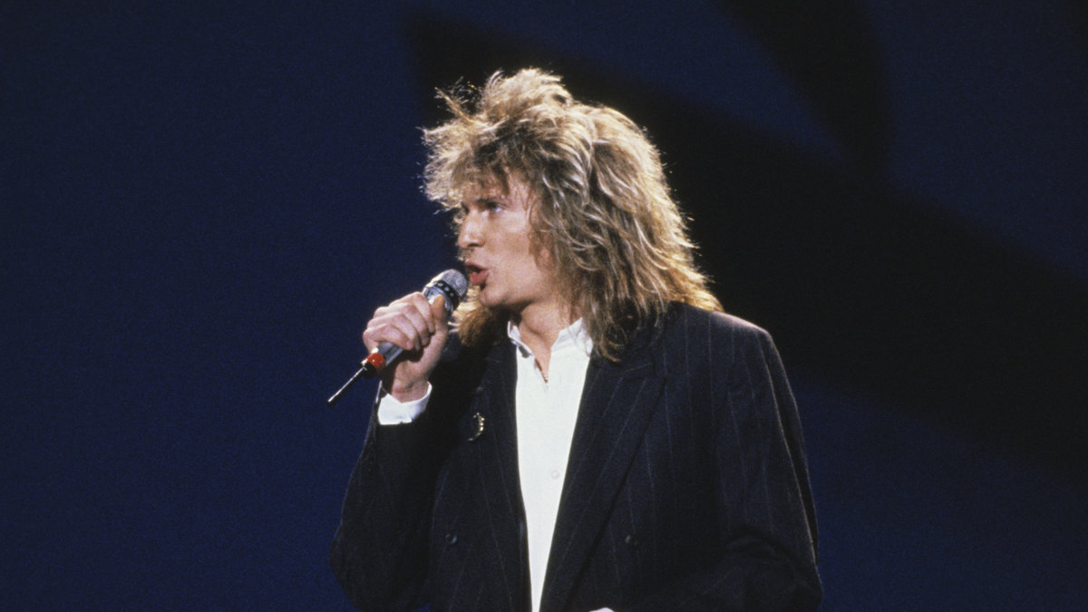 Tommy Nilsson från 1989 när han var med i Melodifestivalen. Nu byter han alltså namn till Tommy Black. 