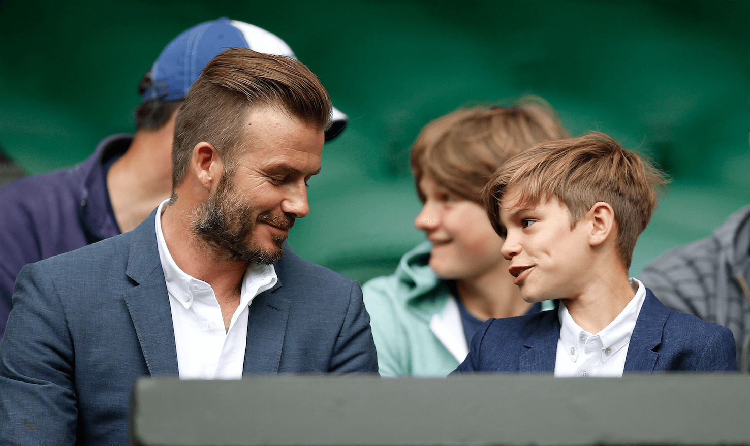 Okej, vi börjar med David Beckham. Inte nog med att han är en av Englands största genom tiderna, han är supertät, har bra gener och är typ omtyckt av alla. Okej, vi börjar med David Beckham. Inte nog med att han är en av Englands största genom tiderna, han är supertät, har bra gener och är typ omtyckt av alla.