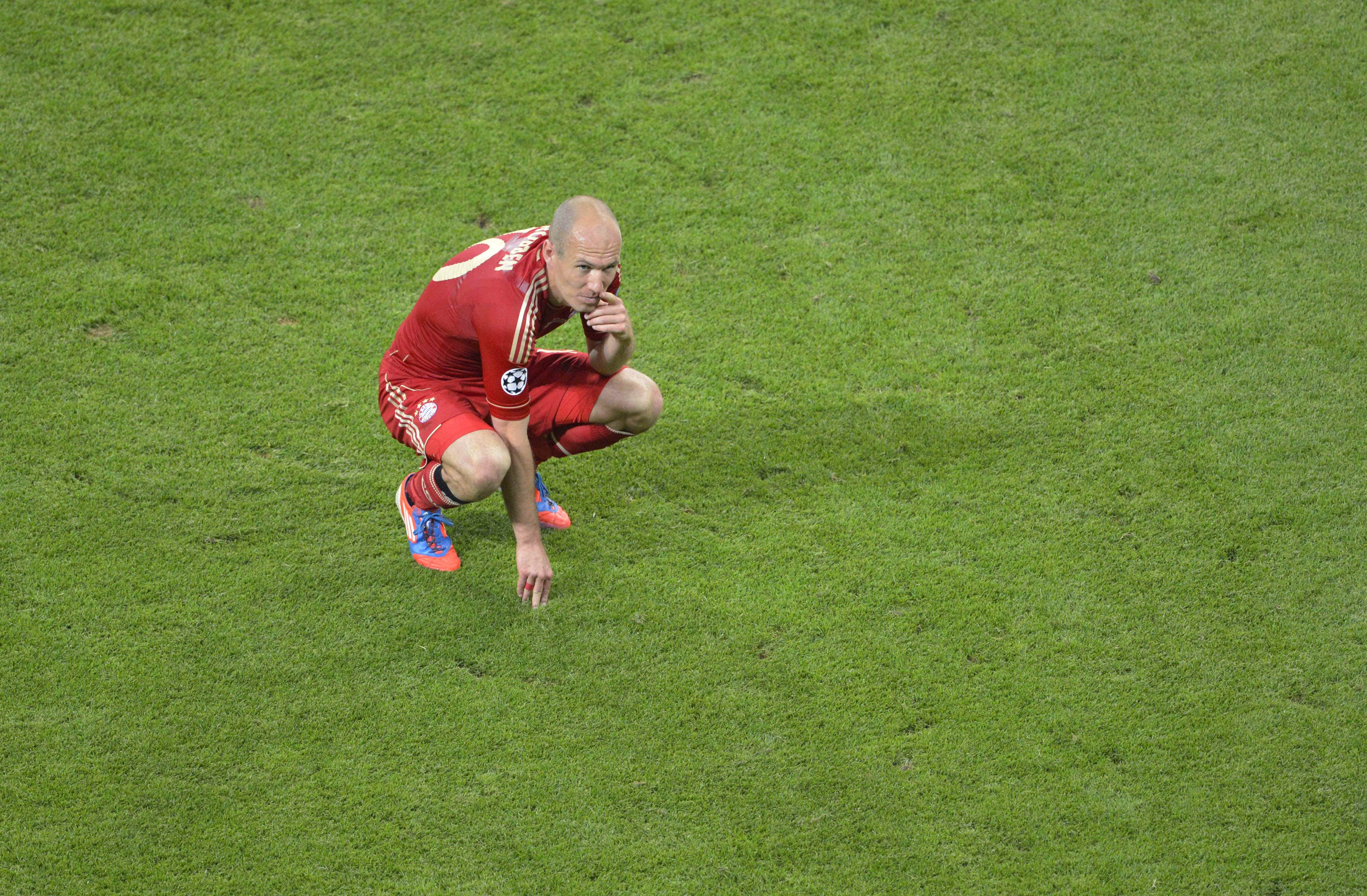 Samma sak hände när Bayern mötte Chelsea i Champions League-finalen. Robben missade återigen en straff.