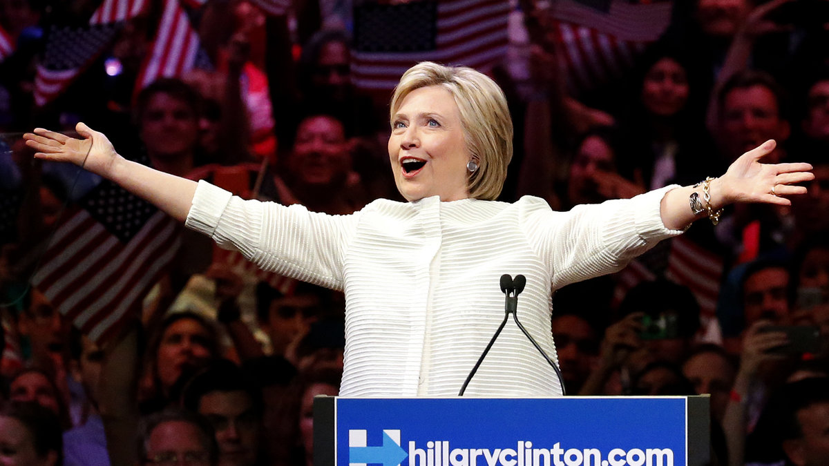 Clinton blir Demokraternas presidentkandidat – som första kvinnan någonsin.  