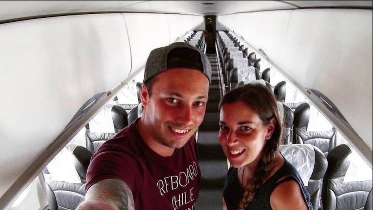 Paret hamnade ensamma på flygplanet. 