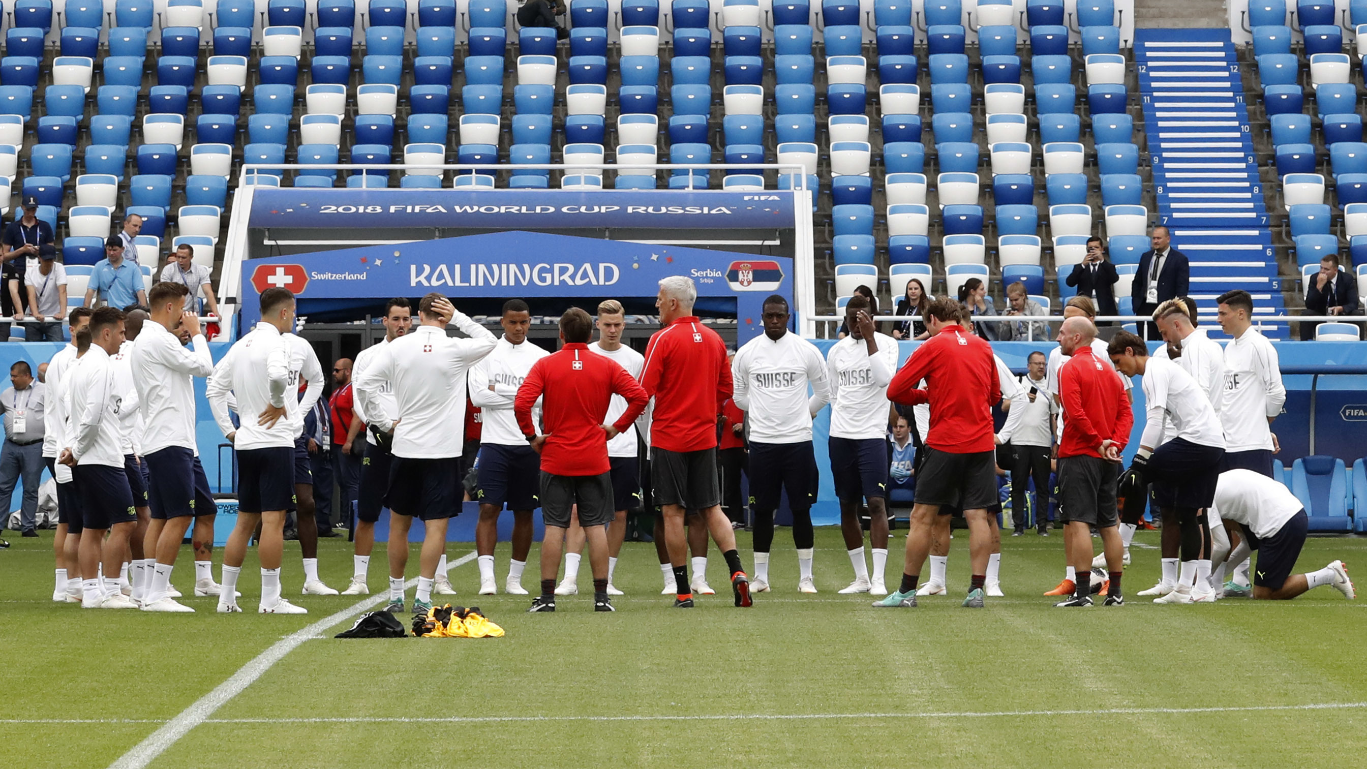 Schweiziska landslaget i fotboll under träning. Schweiziska landslaget i fotboll under träning.