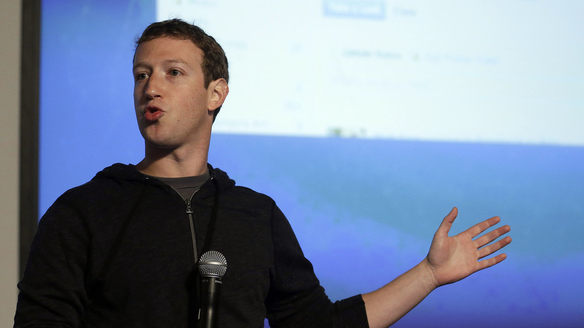 Facebook hävdar att man lämnat ut information i närmare 10 000 fall under andra halvan 2012.