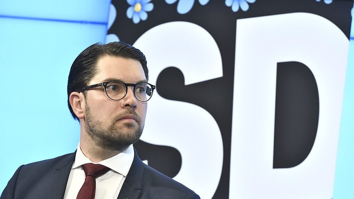 För Sverigedemokraterna gick det sämre. Partiet gick från 18,1 till 15,3 procent i mätningen.