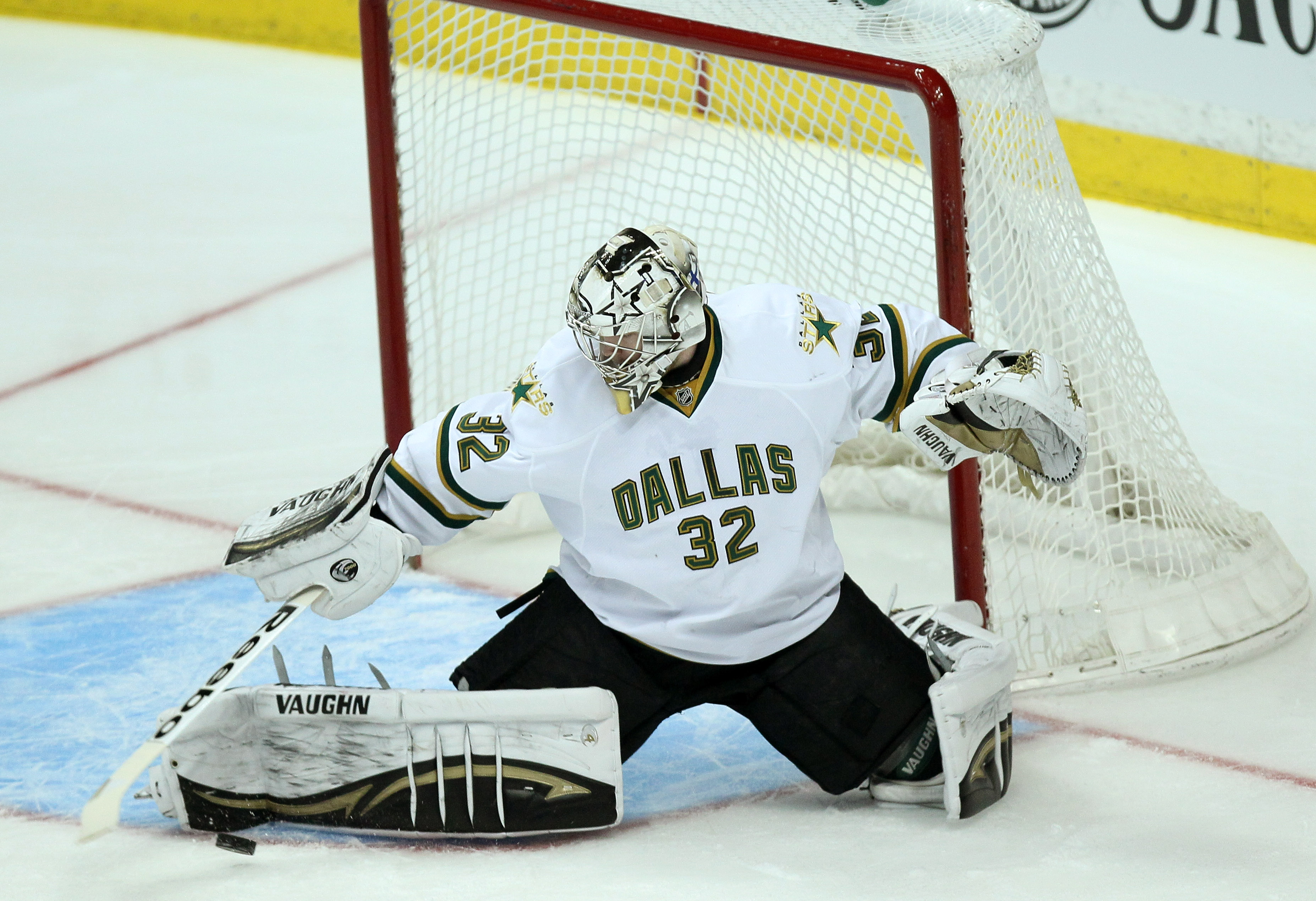 Som sista utpost har finnarna Dallas målvakt Kari Lehtonen. Som sista utpost har finnarna Dallas målvakt Kari Lehtonen.