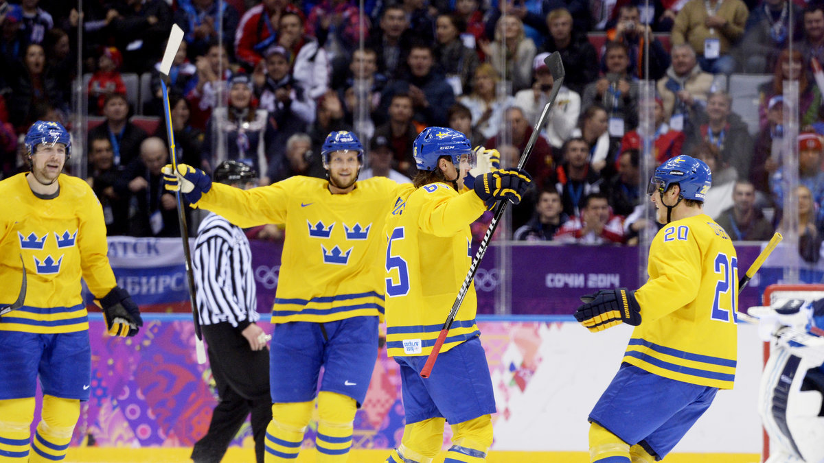 Tre Kronor vann mot Finland med 2–1. 