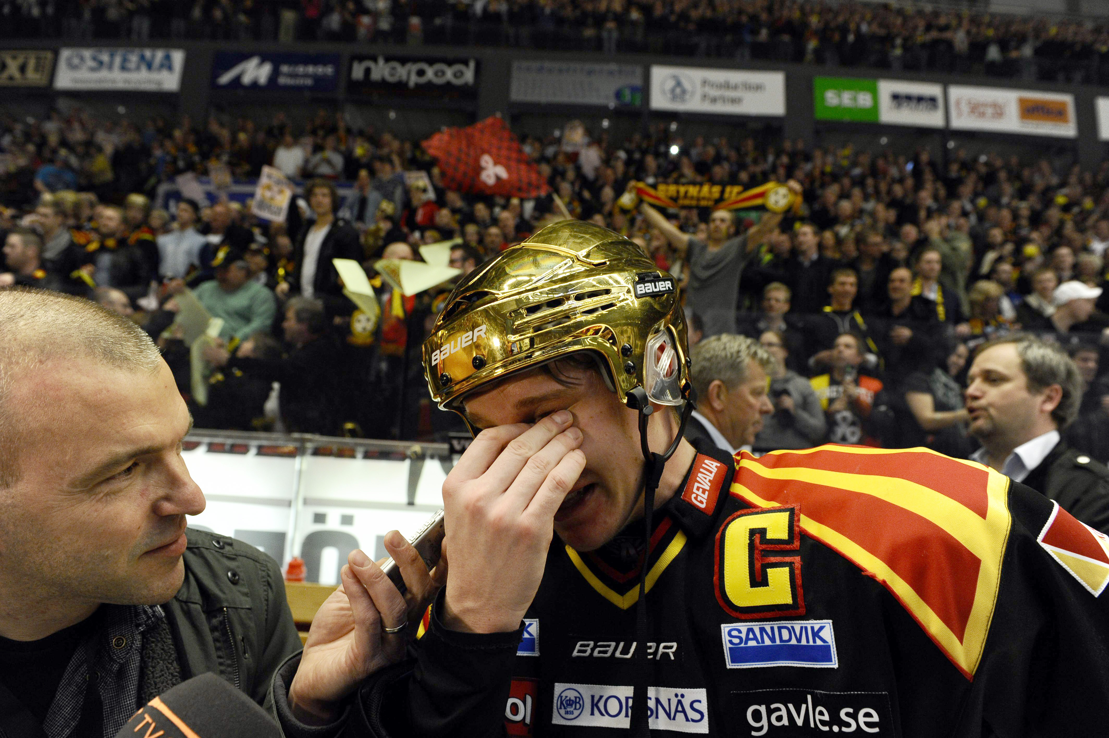 Slutspelets stora dominant Jakob Silfverberg satte spiken i kistan - och sköt SM-guldet till Gävle. Här är det bästa bilderna från avgörandet och den vilda glädjen. Slutspelets stora dominant Jakob Silfverberg satte spiken i kistan - och sköt SM-guldet till Gävle. Här är det bästa bilderna från avgörandet och den vilda glädjen.