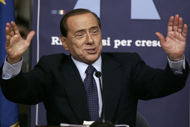 Silvio Berlusconi: "Vi får alltid vänsterdomare mot oss".