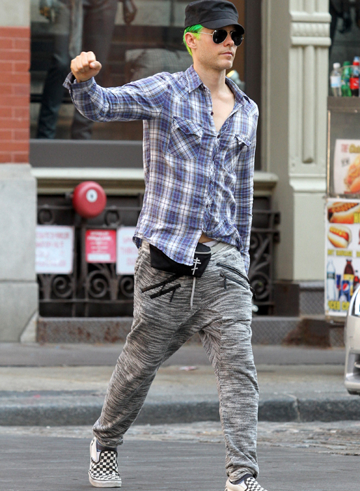 Jared Leto har färgat håret grönt. Jared Leto har färgat håret grönt.