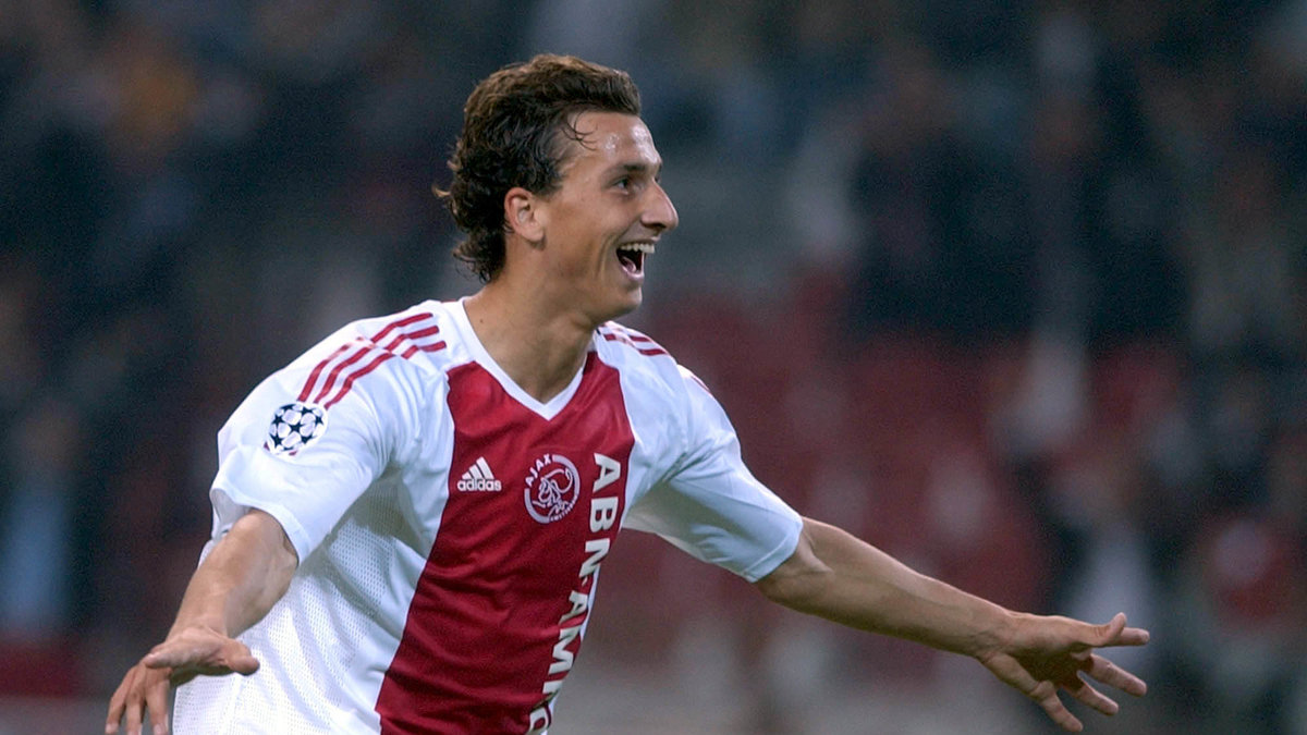 Proffskarriären började i Ajax, där han gjorde 35 på på 74 matcher mellan 2001-2004. Ajax vann ligan två av hans tre säsonger i klubben.