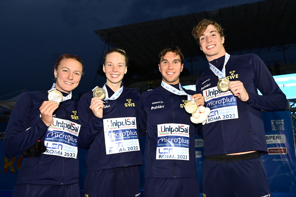 Sveriges bronslag i mixedlagkappen, 4x100 meter fritt: Sarah Sjöström, Louise Hansson, Robin Hanson och Björn Seeliger.