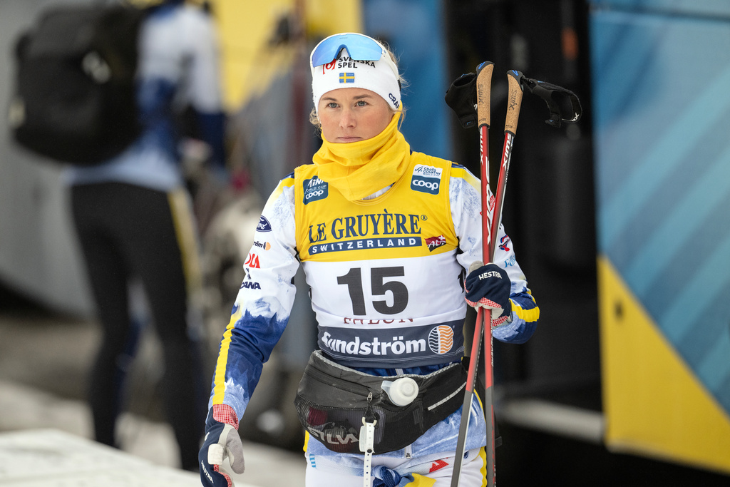 Svenske damtränaren Stefan Thomson öppnar nu för svensk lagkörning så att Maja Dahlqvist kan vinna sprintcupen.