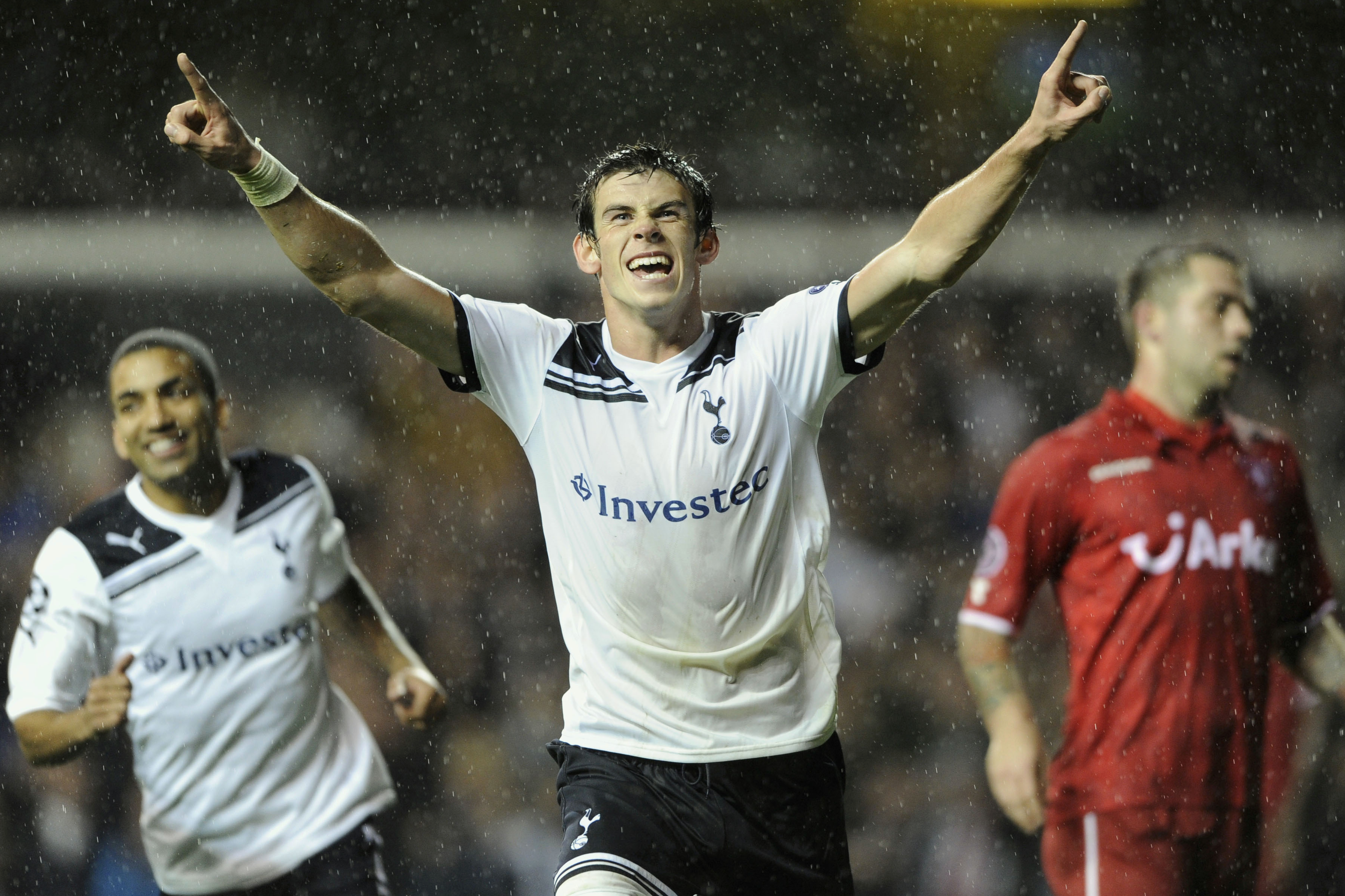 Tottenhams supersnabbe vänsterytter - Gareth Bale - har blivit utsedd till årets spelare i Premier League - av spelarna själva.