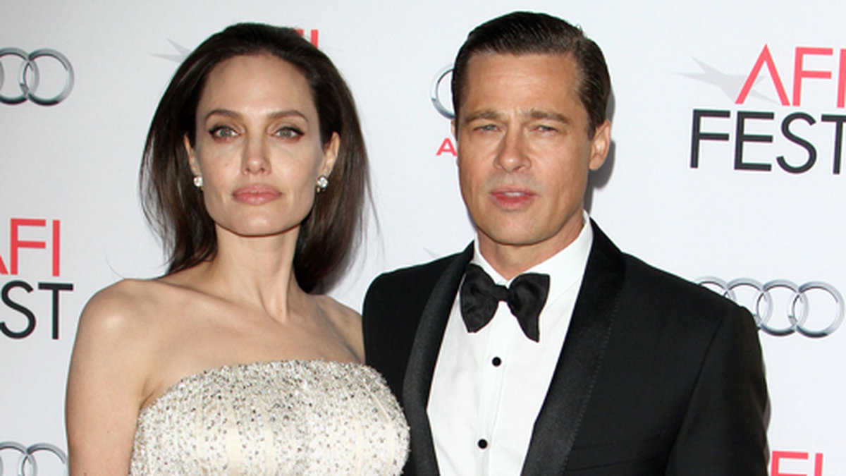 Angelina Jolie och Brad Pitt på röda mattan. 