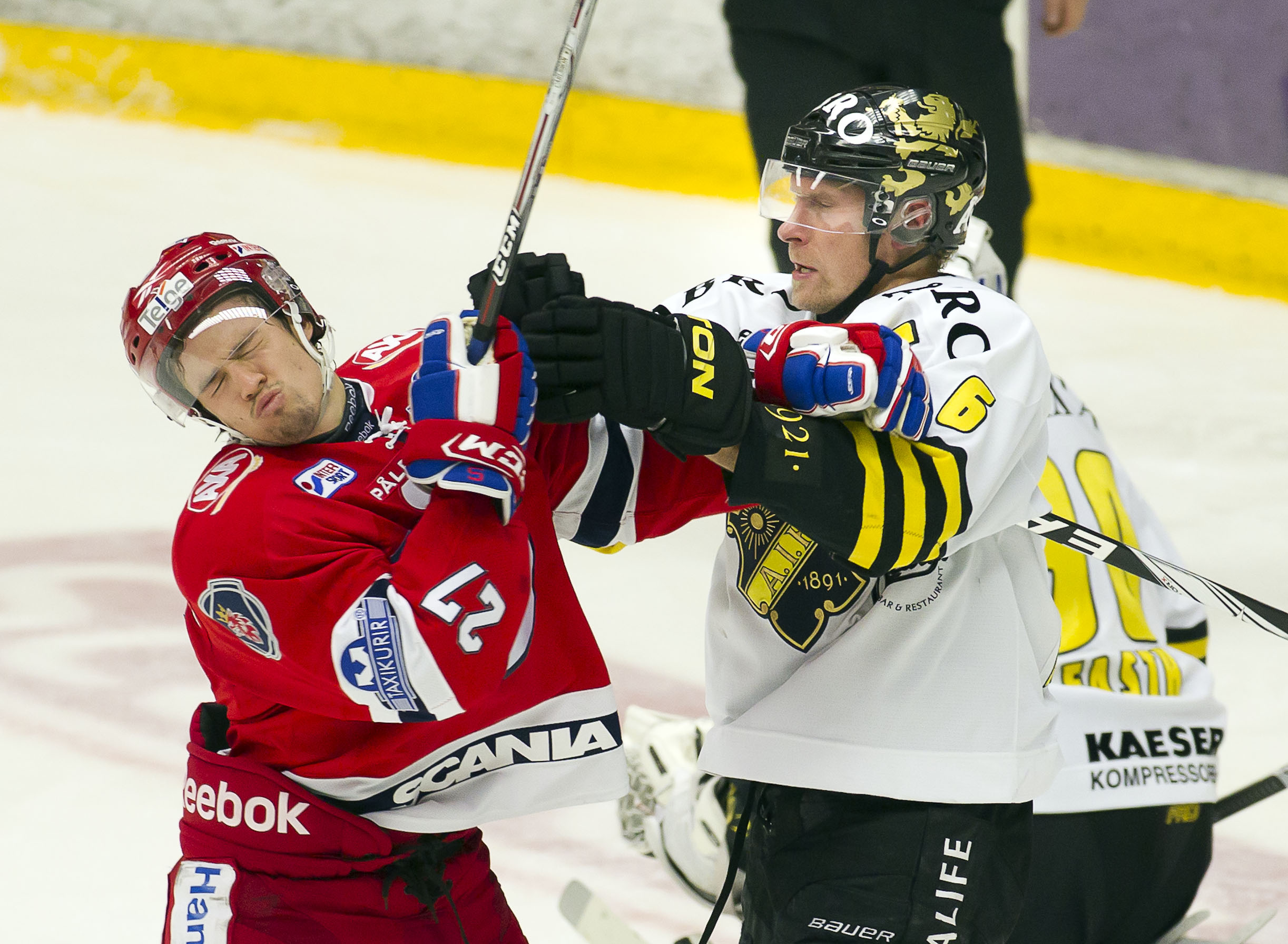 Dick Tärnström klockade mycket istid under veckan och bidrog starkt till det lugna och fräscha spelet AIK visar upp. Noterades även för ett mål och en assist på de tre matcherna och spelade 3-0 i spel med lika manskap på isen.