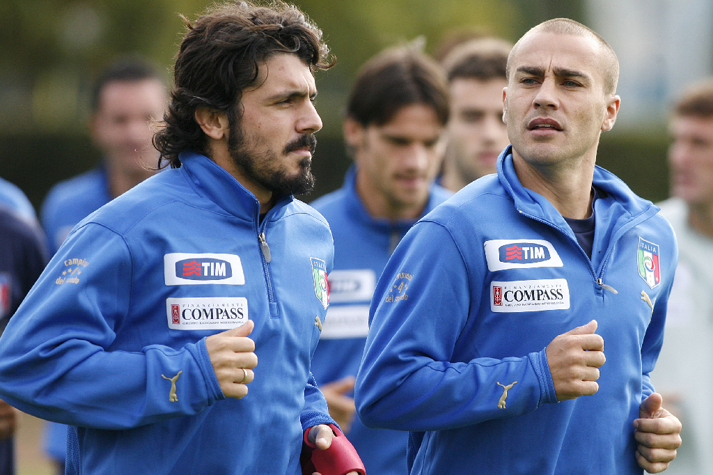 Gennaro Gattuso (t.v.) och Fabio Cannavaro (t.h.) hängs ut.