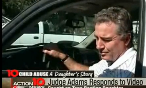 Domare William Adams menar att videoklippet ser värre ut än vad det faktiskt var.