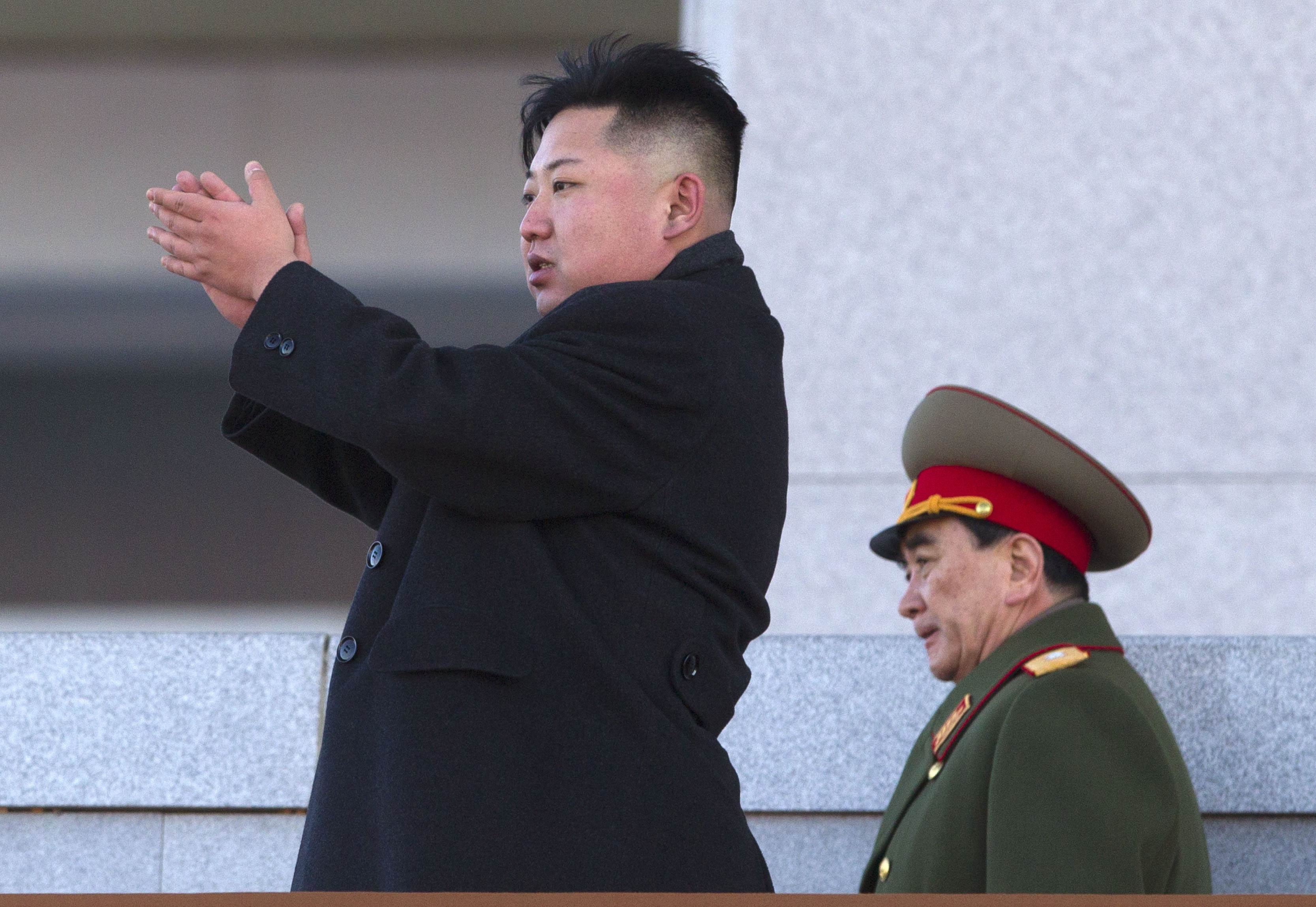 Kim Jong-Un firar sin farfars 100-årsdag genom att skjuta iväg en raket.