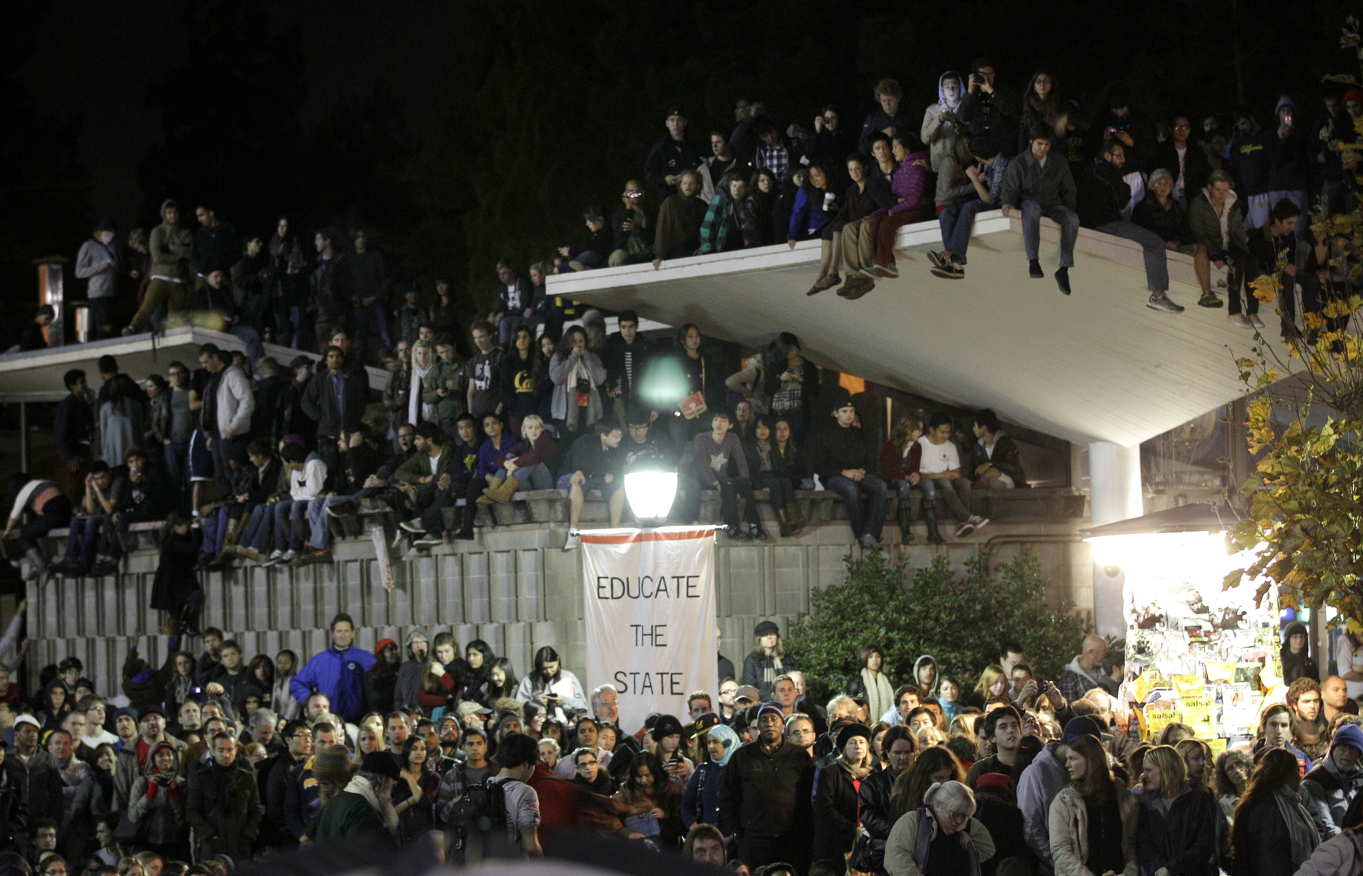 Det är främst studenter som protesterar i Berkeley, vid universitetet.