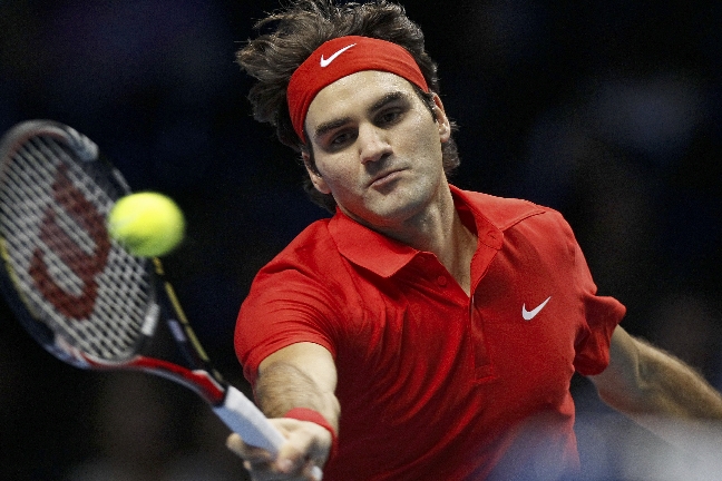 Roger Federer vann till slut med 2-1 i set.