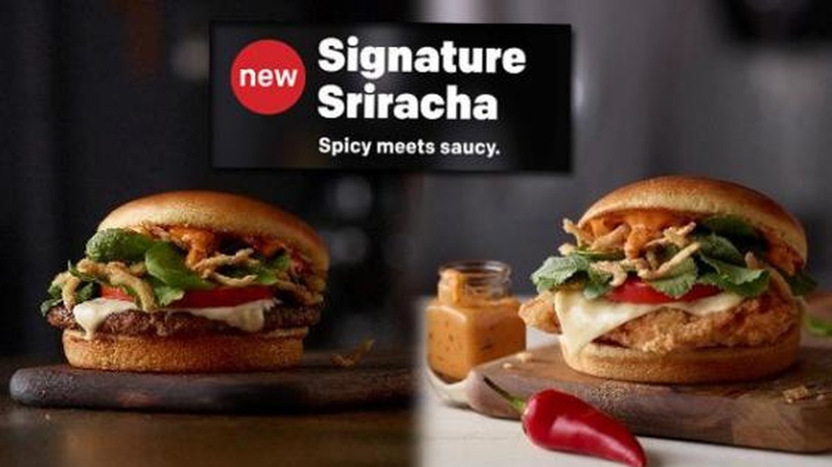 Med den populära chilisåsen Sriracha. 