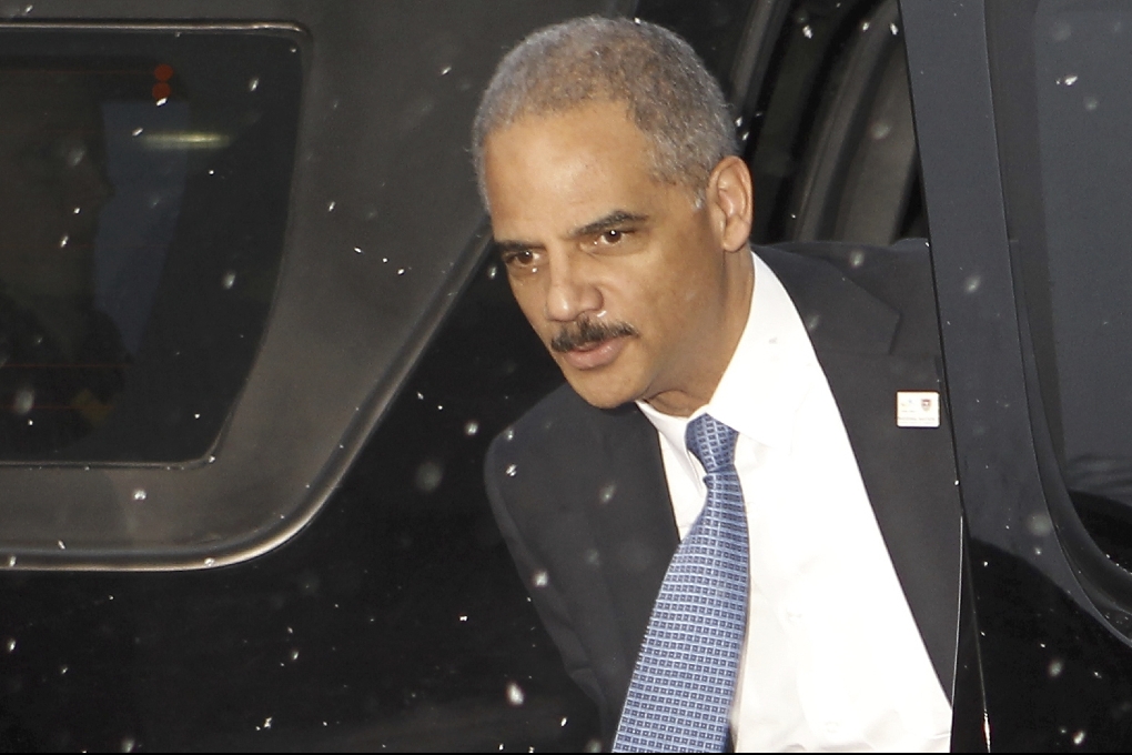 Eric Holder har lagt tortyr-förundersökningarna på hyllan sedan länge och sysslar hellre med att lobba för ett VM i USA. Eric Holder har lagt tortyr-förundersökningarna på hyllan sedan länge och sysslar hellre med att lobba för ett VM i USA.