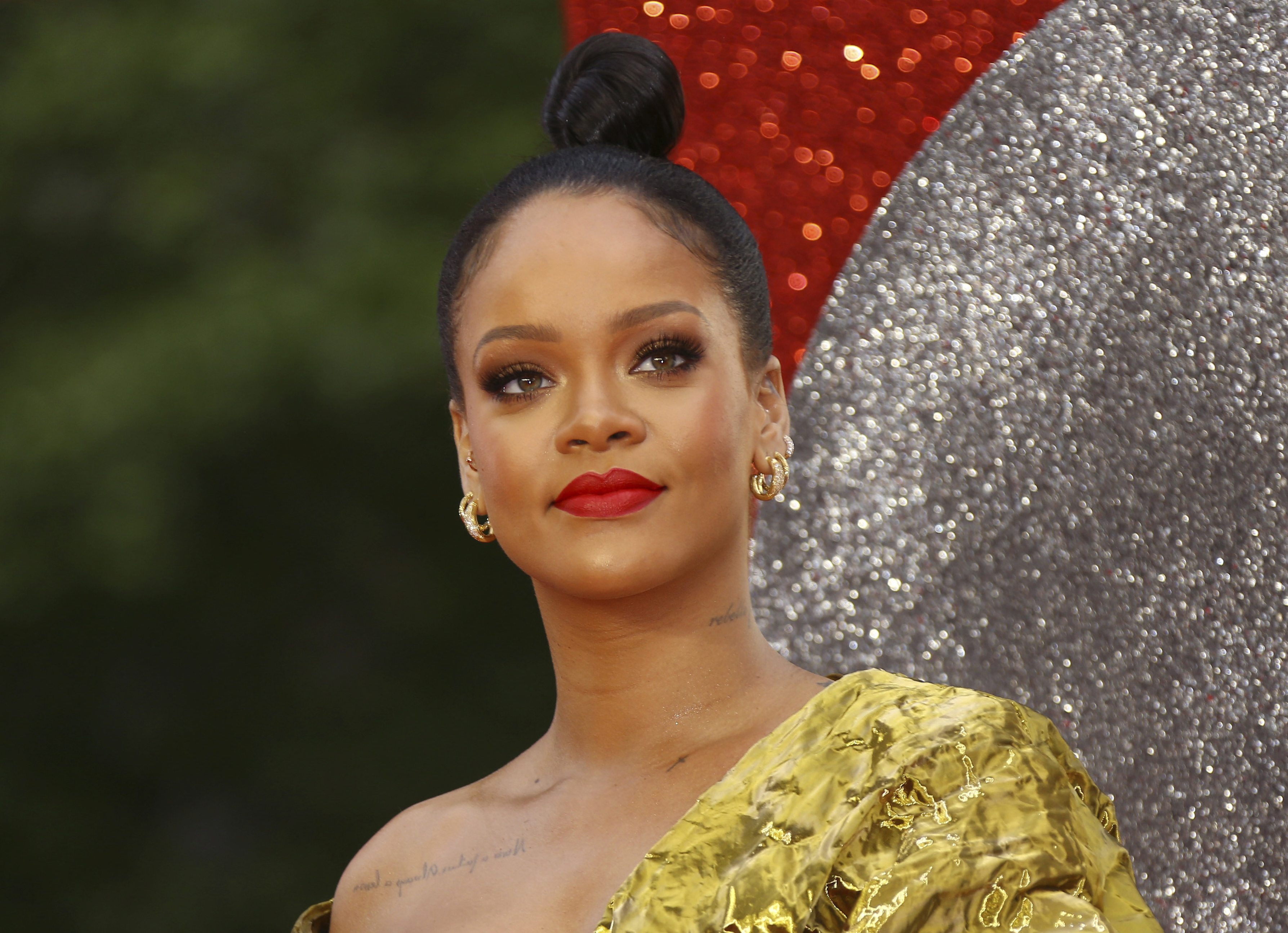 D rf r Br nns Bilder Av Greta Thunberg Och Rihanna I Indien
