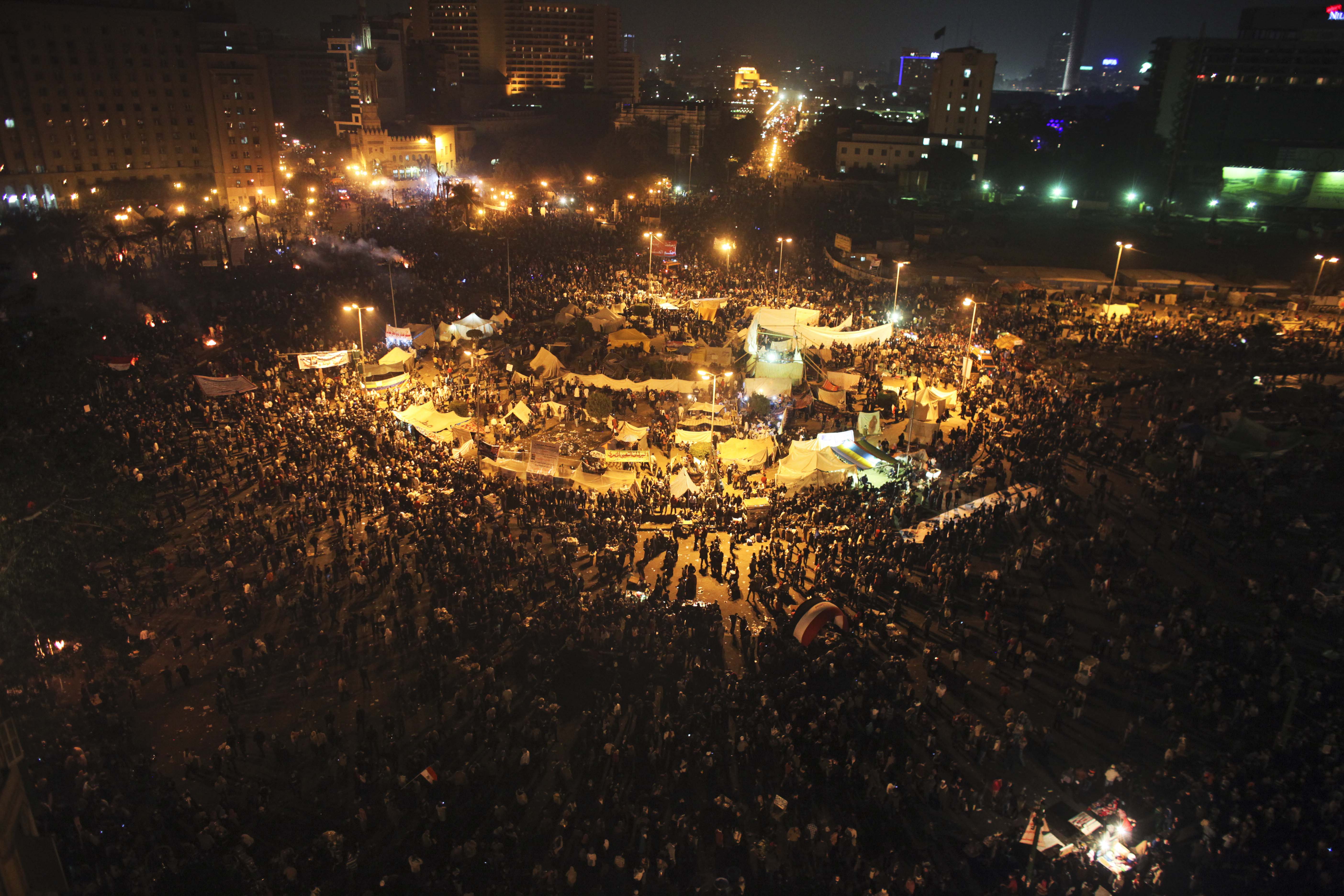 Tahrirtorget har fyllts av demonstranter sedan en knapp vecka tillbaka. Efter fredagsbönen väntas hundratusentals ge sig ut på gatorna.
