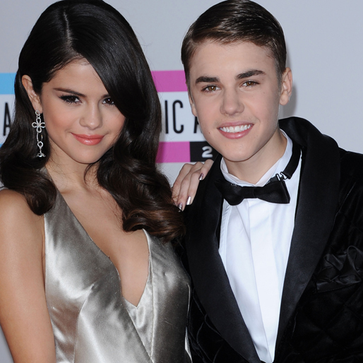 Relationen mellan Justin Bieber och Selena Gomez har varit stormig. I april återförenades paret – och Bieber var inte sen med att visa det för omvärlden genom att publicera en gosig kärleksbild på sig själv med Selena. Relationen mellan Justin Bieber och Selena Gomez har varit stormig. I april återförenades paret – och Bieber var inte sen med att visa det för omvärlden genom att publicera en gosig kärleksbild på sig själv med Selena.
