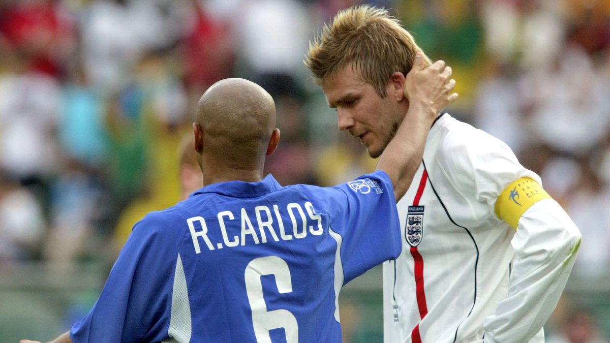 2002 slogs England ut av Brasilien i VM-kvartsfinalen, efter Ronaldinho legendariska frispark över David Seaman.