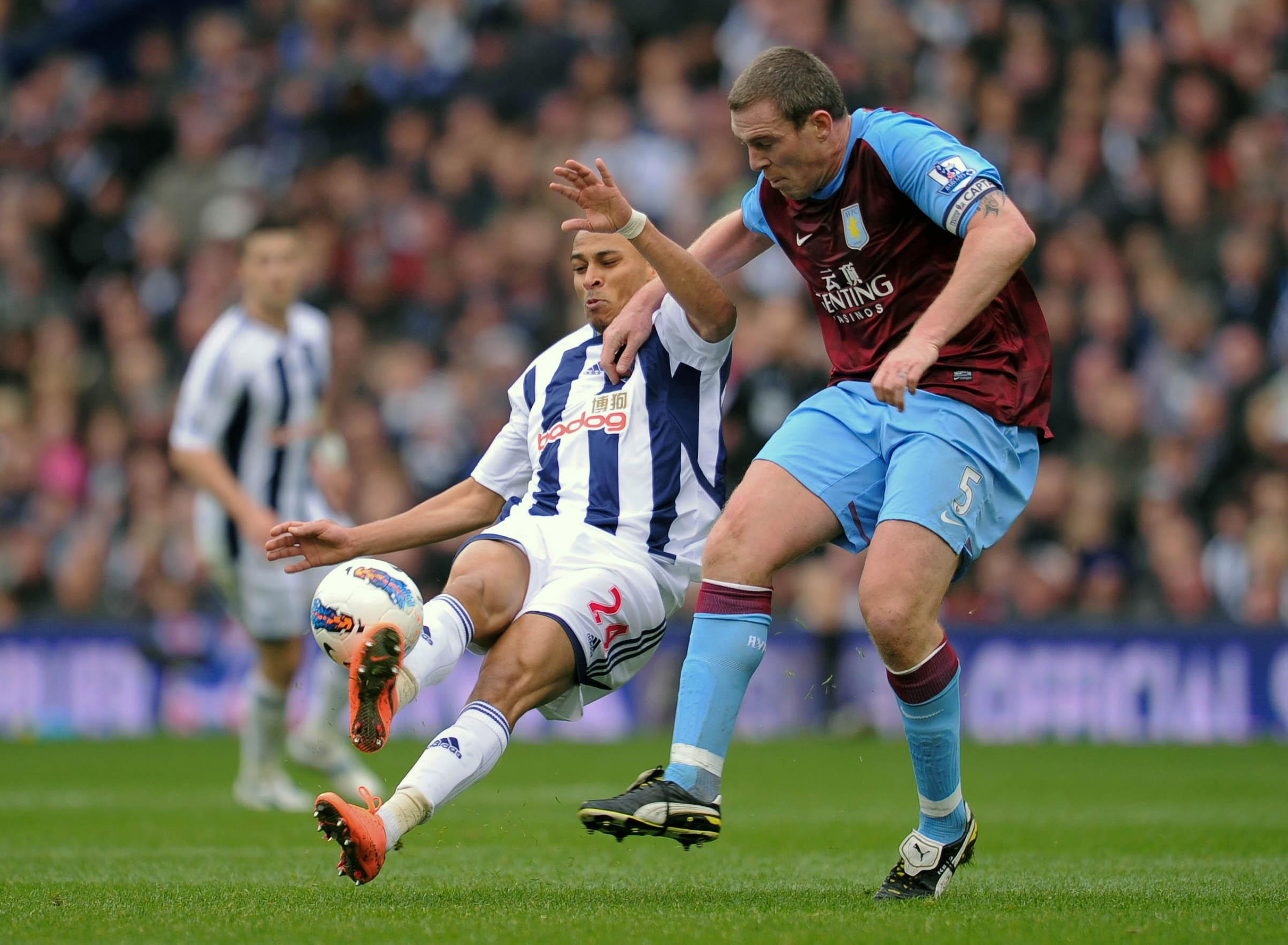 ...Aston Villa har allt att spela för med bara tre poäng ned till Bolton under nedflyttningsstrecket. ...Aston Villa har allt att spela för med bara tre poäng ned till Bolton under nedflyttningsstrecket.