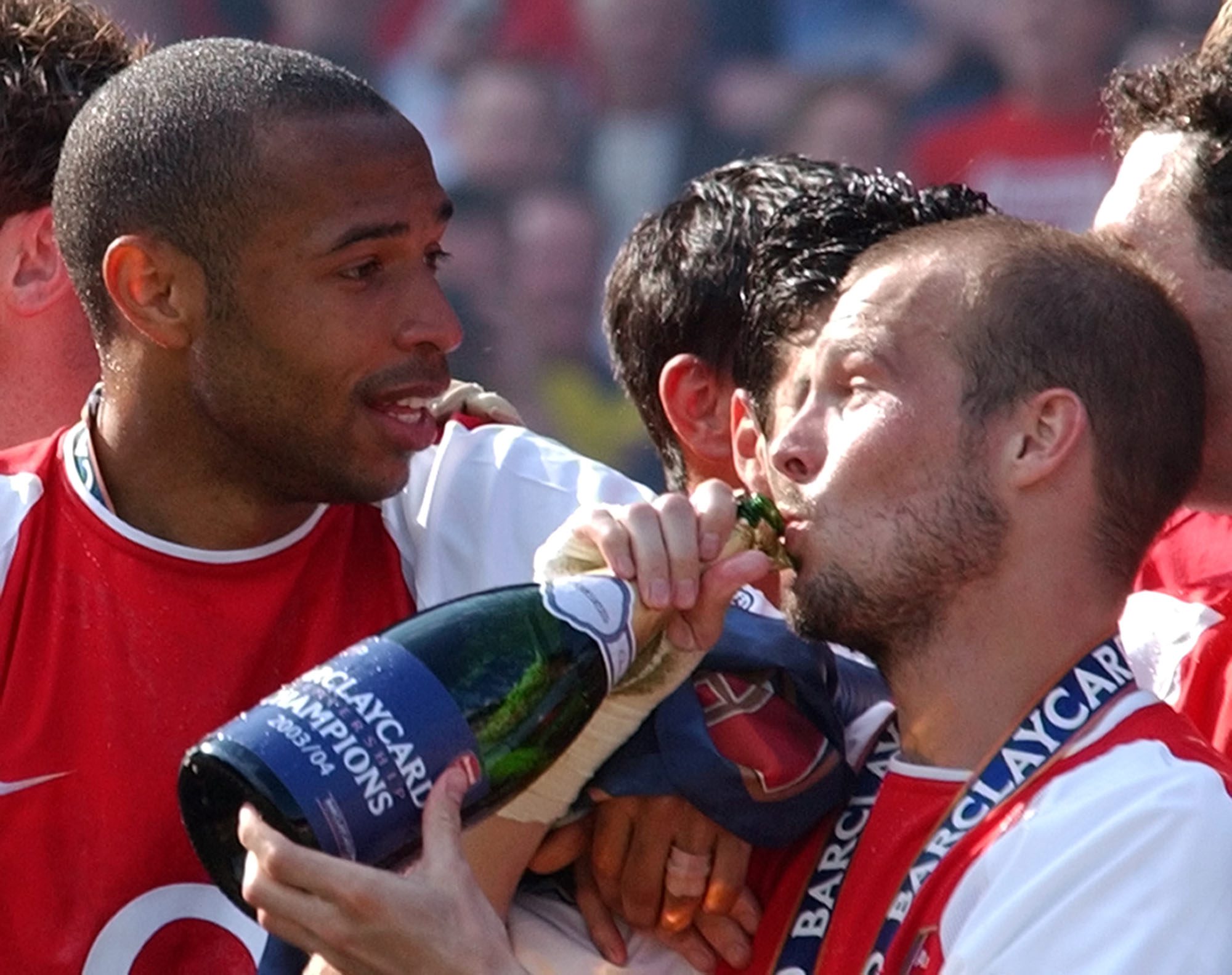 Här firar han ligatiteln med Thierry Henry 2004. Här firar han ligatiteln med Thierry Henry 2004.