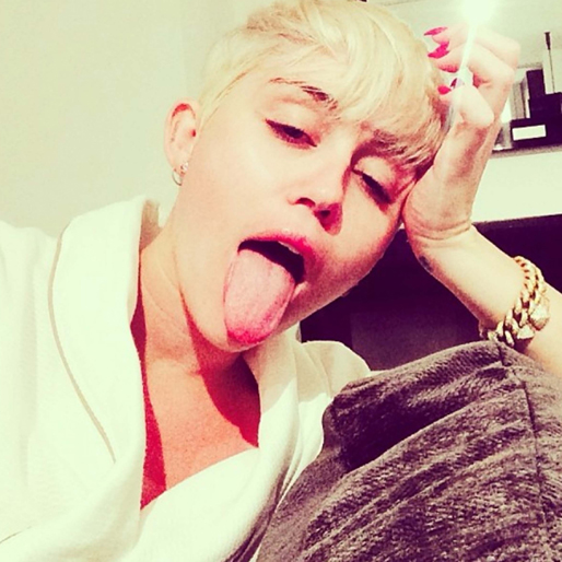 Miley Cyrus är trött. Miley Cyrus är trött.