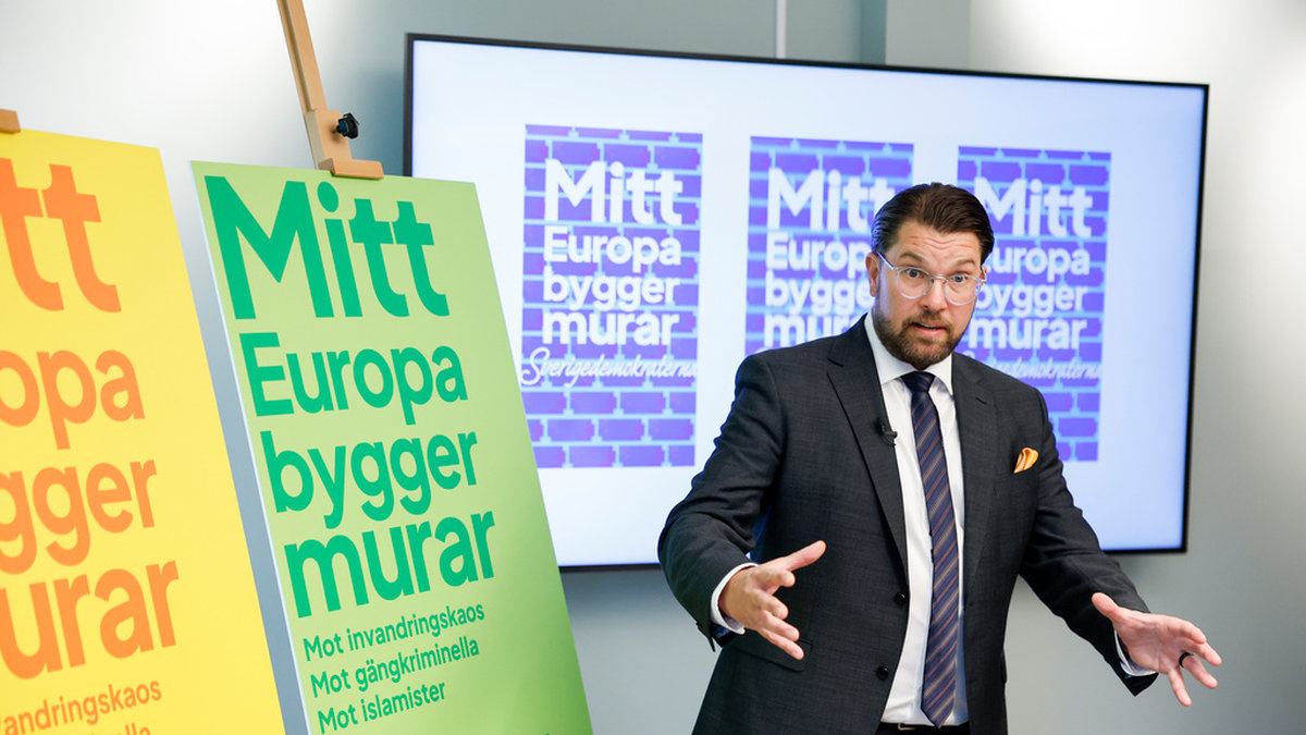 Sverigedemokraternas partiledare Jimmie Åkesson (SD) presenterar partiets kampanjbudskap och valaffischer.