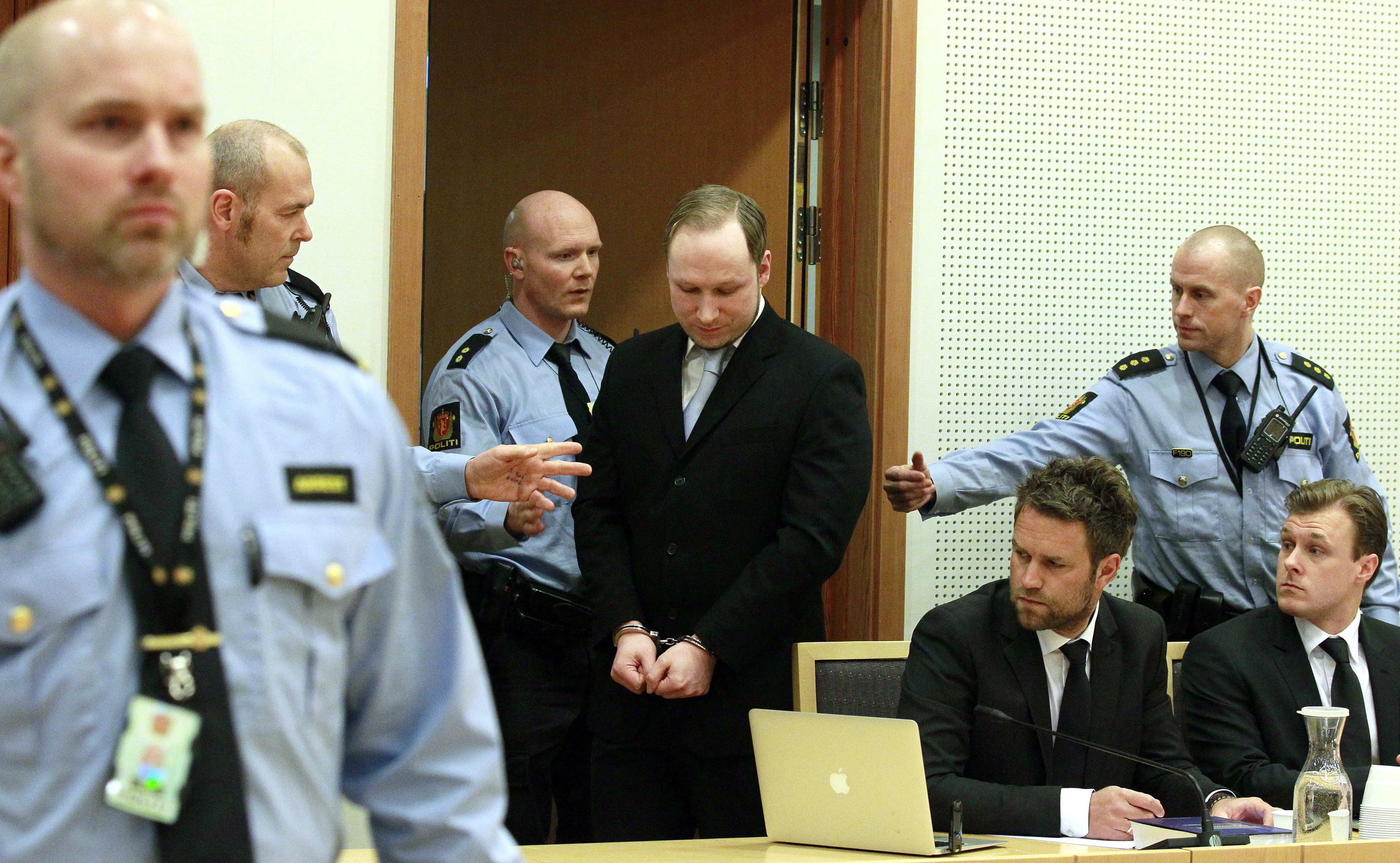 Breivik sköt 69 personer till döds, många av dem ungdomar.