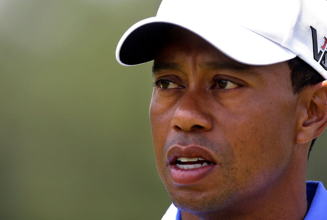 Golfstjärnan Tiger Woods var notoriskt otrogen mot sin fru Elin Nordegren. Bland Tiger Woods älskarinnor fanns en hel del porrstjärnor och strippor, och han ska ha haft hela 121 olika älskarinnor. Han sökte hjälp för sitt sexmissbruk på rehab. 
