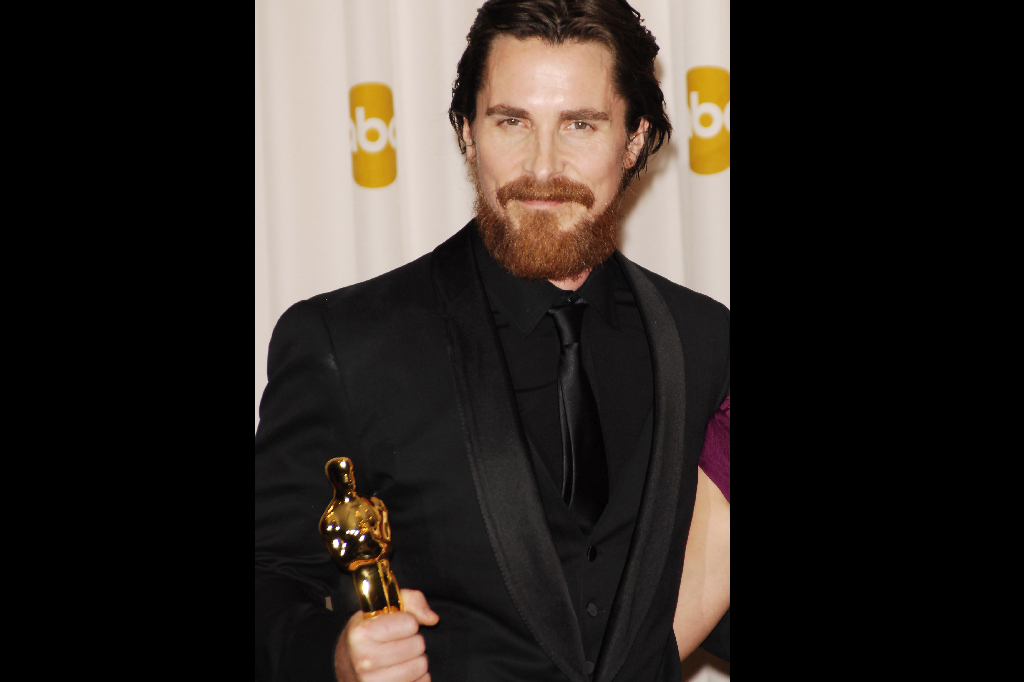 Christian Bale, 38, har sett ut på de alla de möjliga sätt. Här i ett välvuxet skägg.