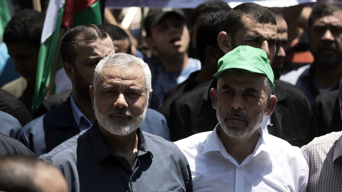 Hamas högste politiske ledare Ismail Haniya och rörelsens högste ledare på plats i Gaza, Yahya Sinwar, här vid en demonstration som hölls i staden Gaza sommaren 2019. Arkivbild.