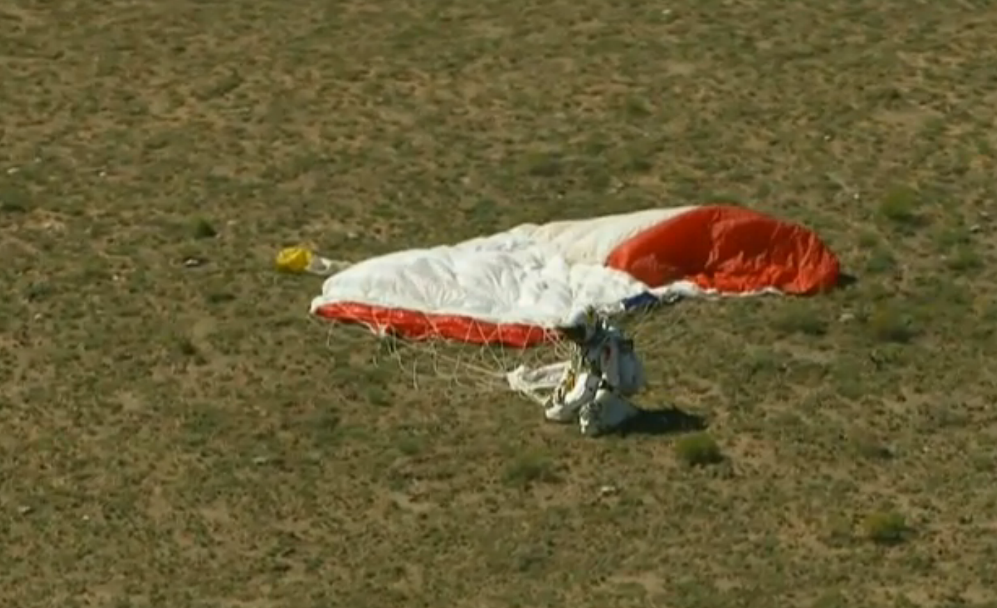 Felix Hoppade Fallskarm Fran Rymden