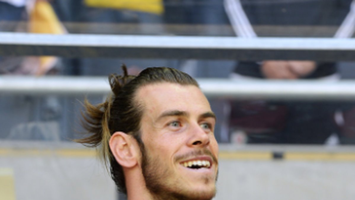 Superstjärnan Bale började på bänken. 