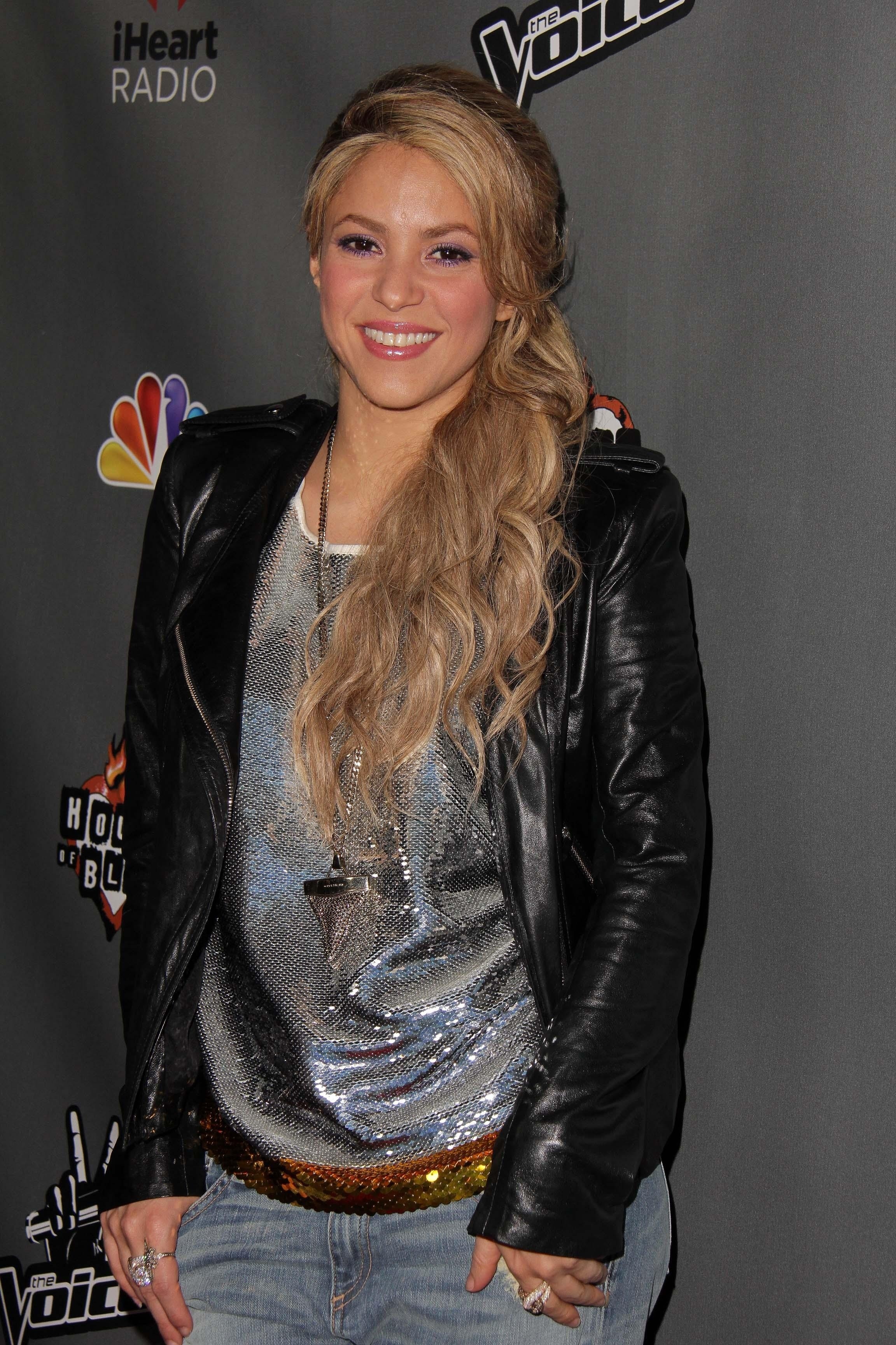 4. Shakira 4. Shakira