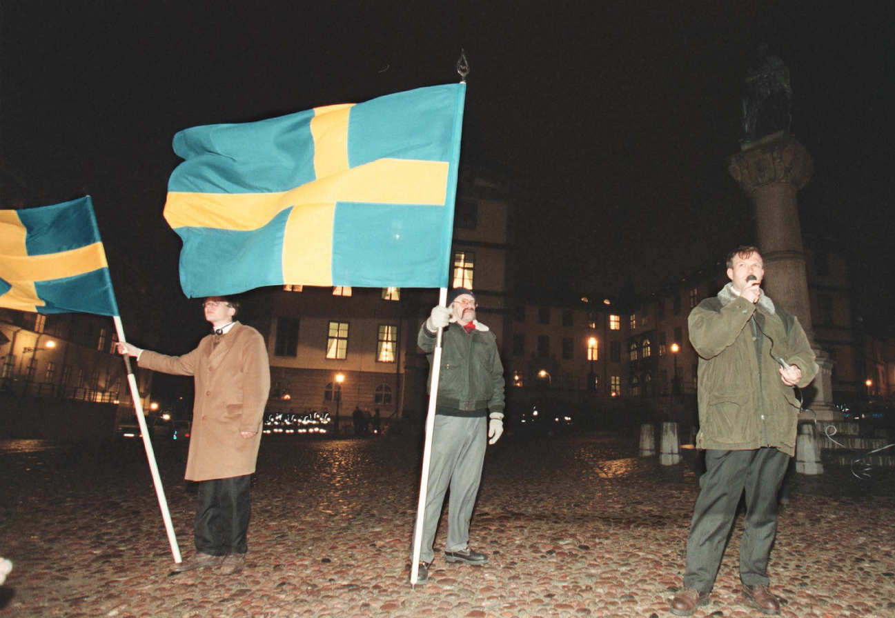 1994 skriver tidningen SD-kuriren att religionsfrihet bara ska gälla svenskar, och att muslimer ska packa väskan. 1994 skriver tidningen SD-kuriren att religionsfrihet bara ska gälla svenskar, och att muslimer ska packa väskan.