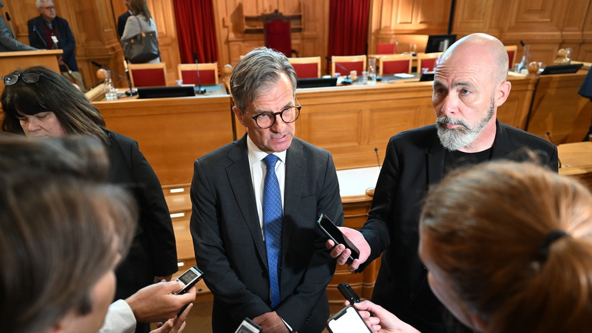 Riksbankschef Erik Thedéen möter media efter utfrågning som Finansutskottet höll med Riksbankens direktion.