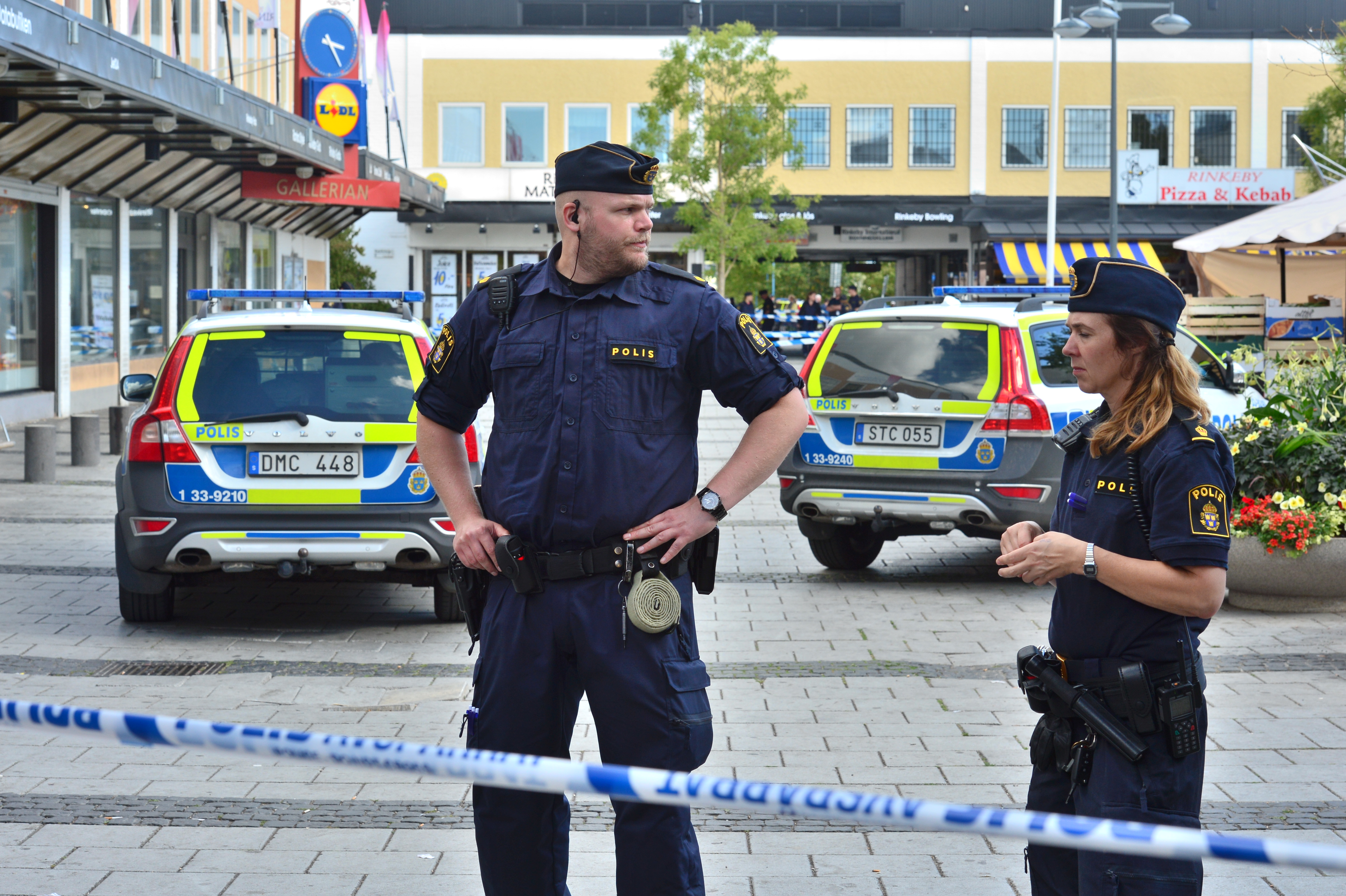 Polisarbete efter skottlossning i Rinkeby.