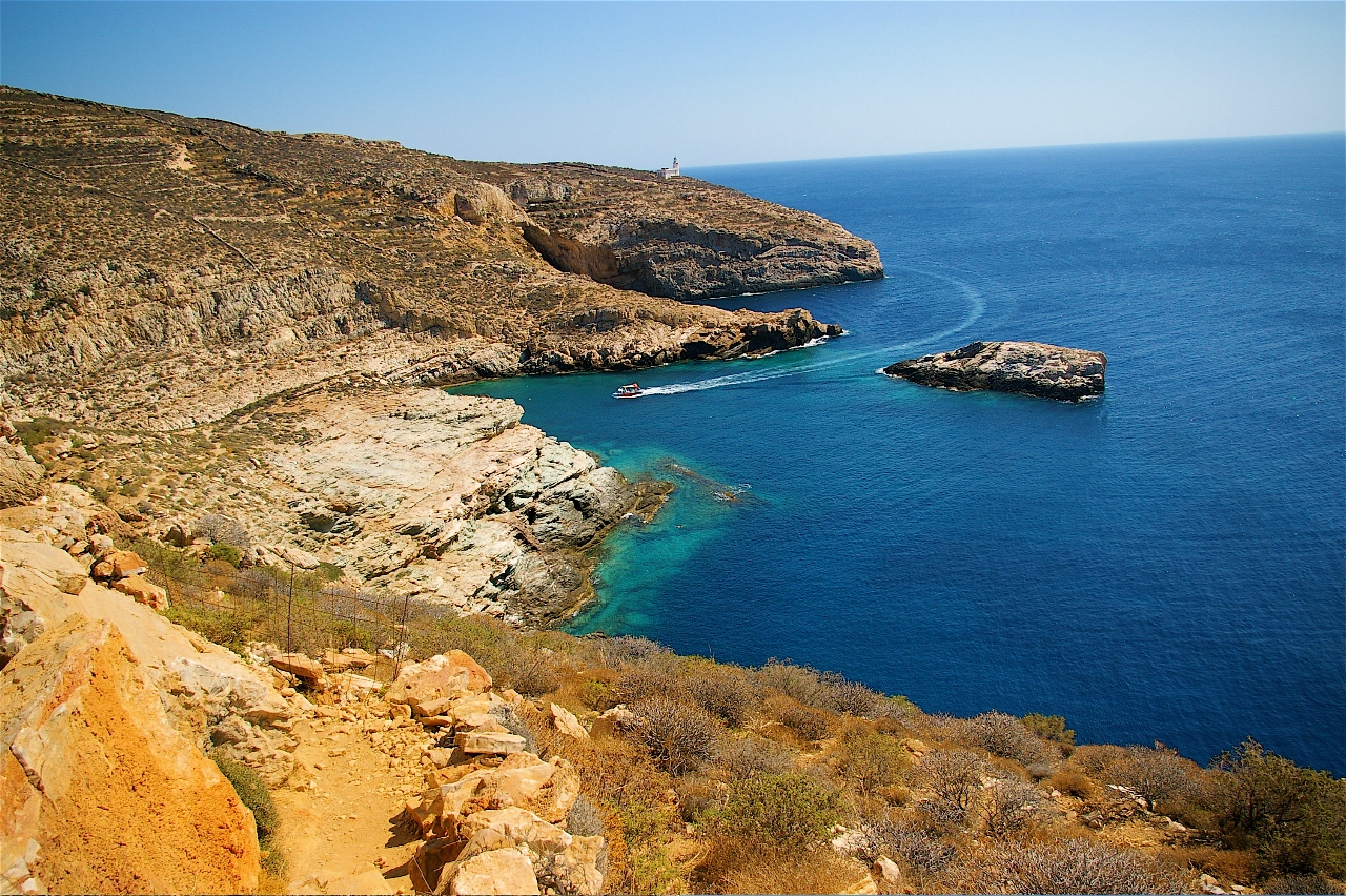 En paradis-ö i det krisande Grekland kostar 10,8 miljoner. Du har alltså råd med sex stycken 
