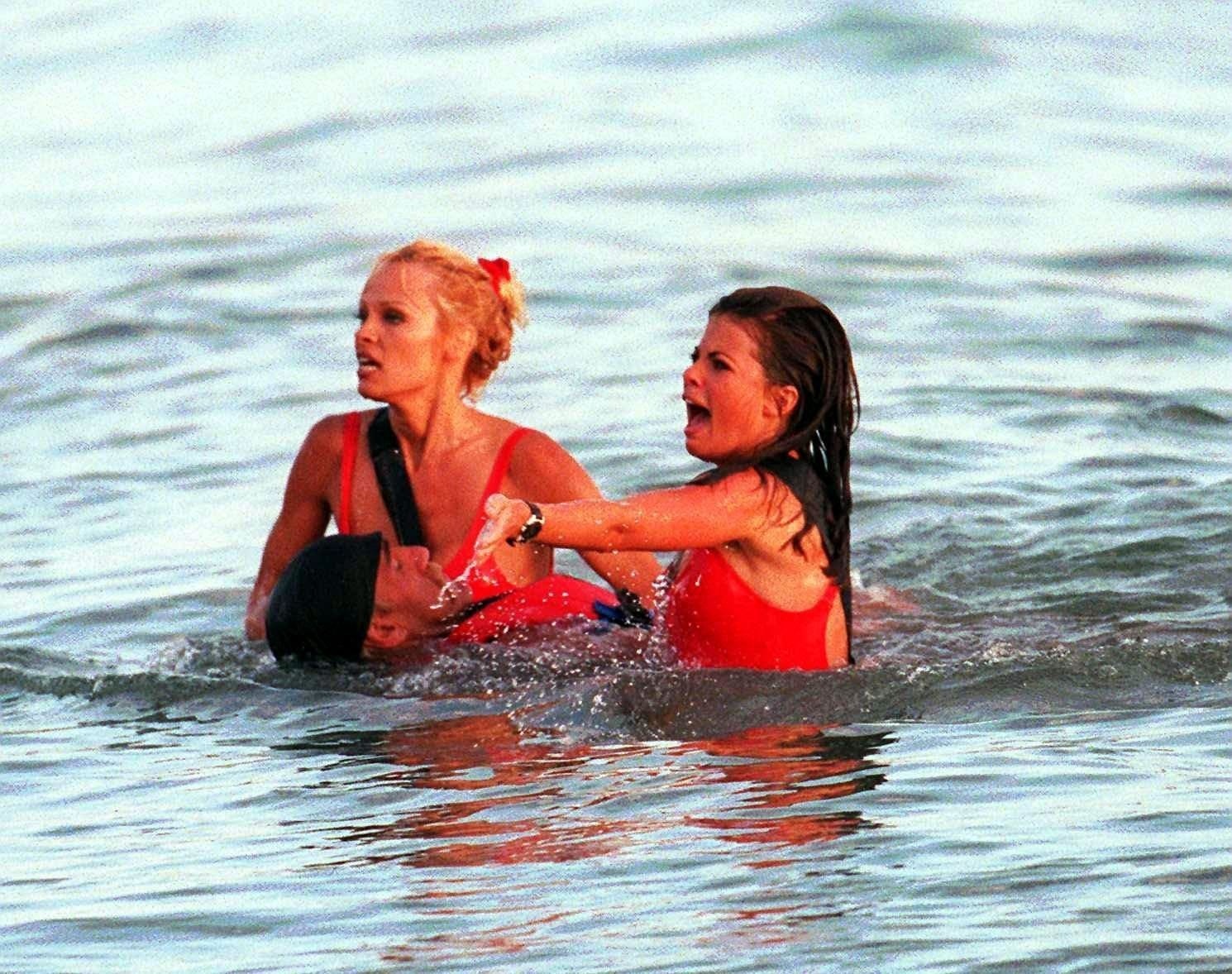 Pamela under inspelningen av Baywatch 1995. Pamela under inspelningen av Baywatch 1995.