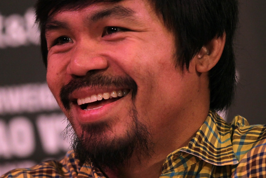 33. Manny Pacquaiao, 33 år. - Boxaren som får en miljon att köpa tjänsten att se hans matcher - varje gång i stort sett. 33. Manny Pacquaiao, 33 år. - Boxaren som får en miljon att köpa tjänsten att se hans matcher - varje gång i stort sett.